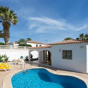 https://luxury-sunny-villa-with-breathtaking-views-free-wifi.in-canary-islands.com