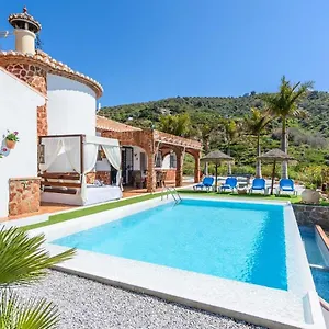 https://villa-ciclamen-torrox.es-andalucia.com