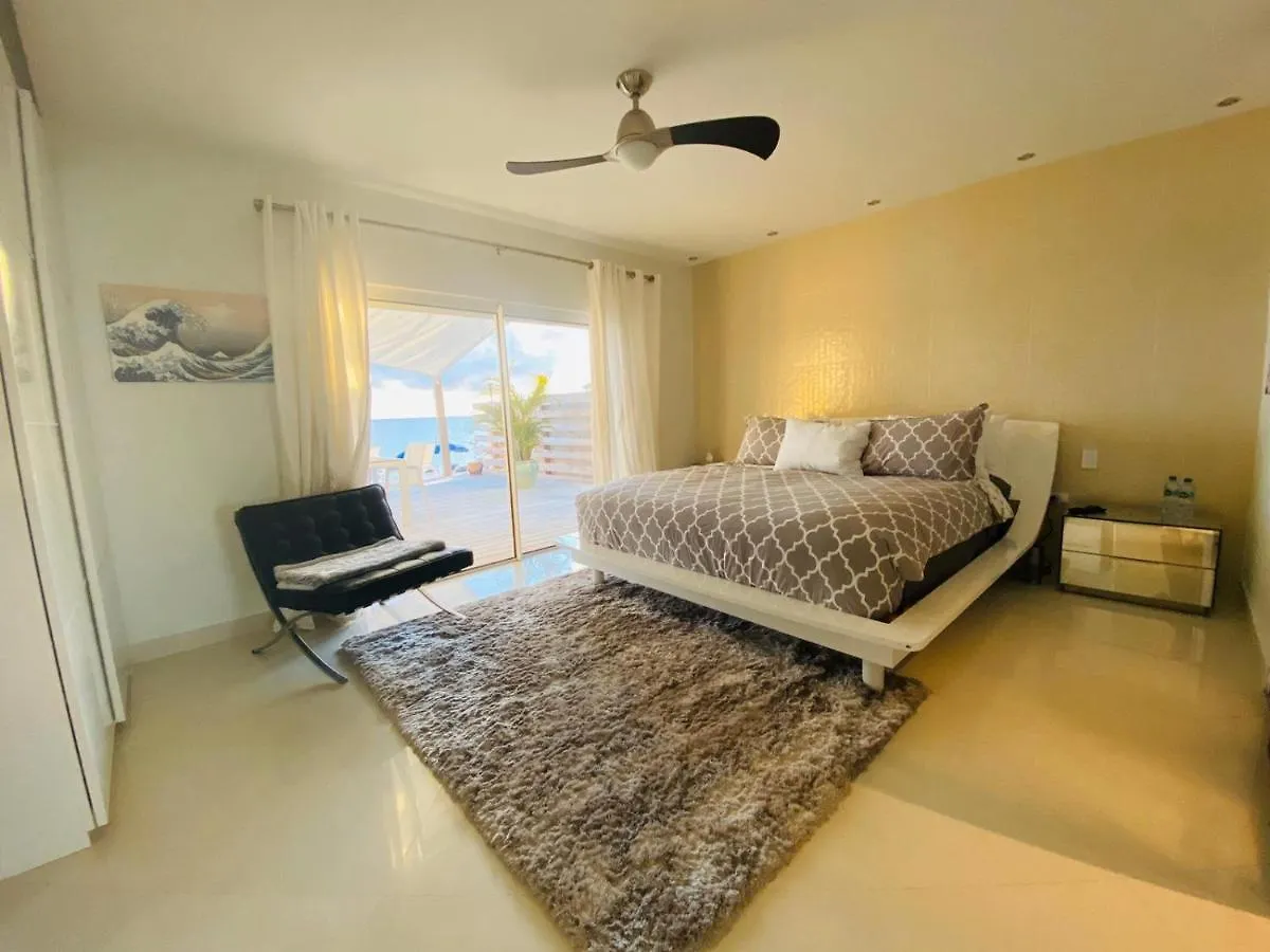 Coco Beachfront Paradise Apartment Simpson Bay