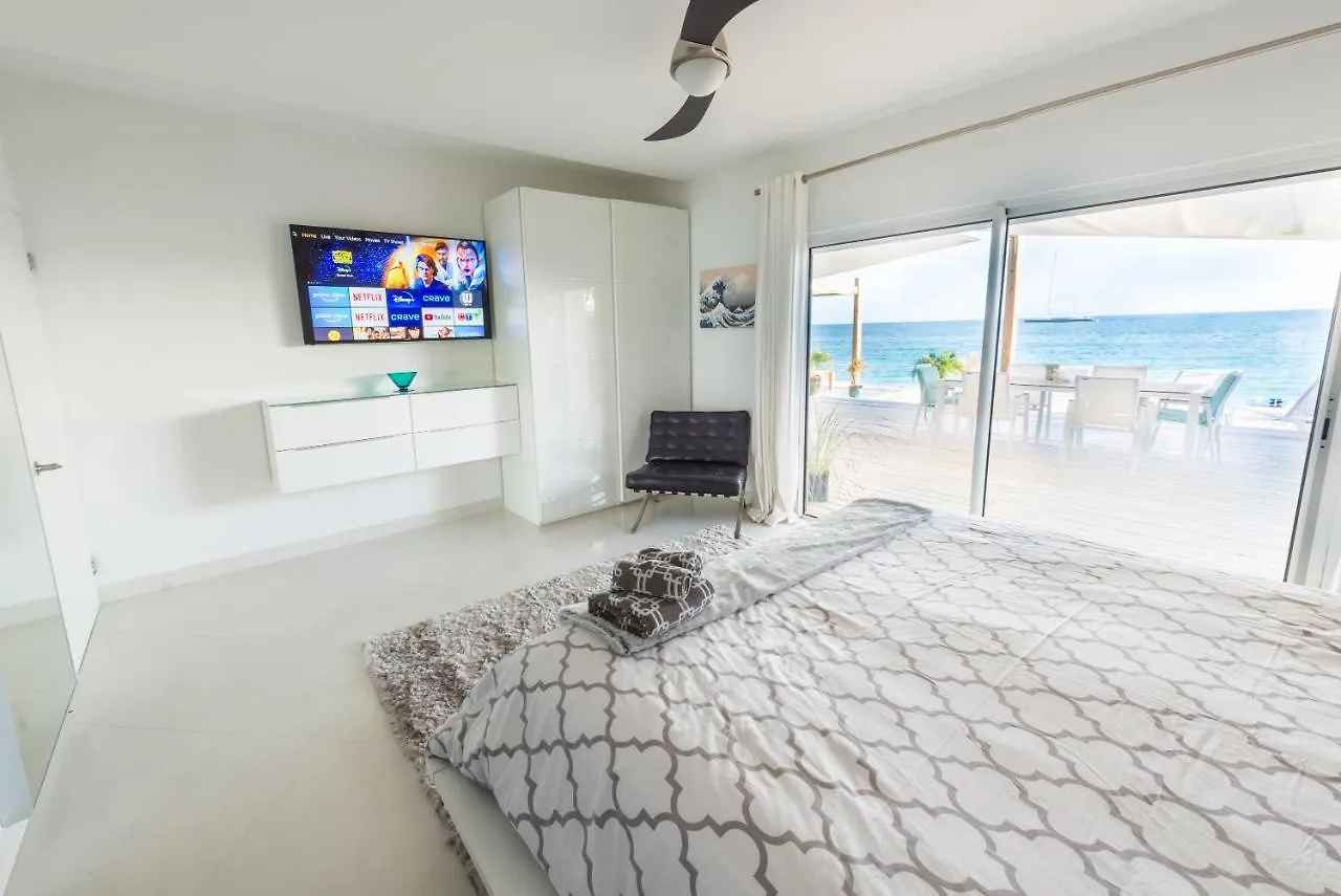 Coco Beachfront Paradise Apartment Simpson Bay
