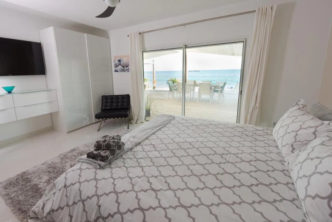 Coco Beachfront Paradise Apartment Simpson Bay
